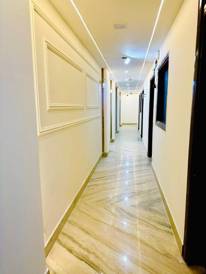 Hotel Samrat Residency 10 Mints Walking Distance Nizamuddin Railway Station New Delhi Exterior foto