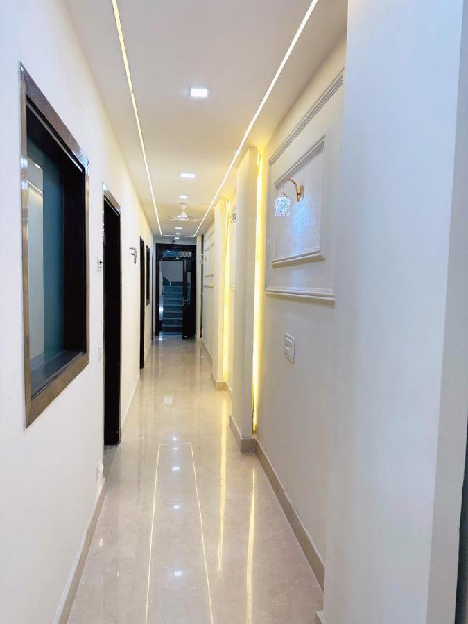 Hotel Samrat Residency 10 Mints Walking Distance Nizamuddin Railway Station New Delhi Exterior foto