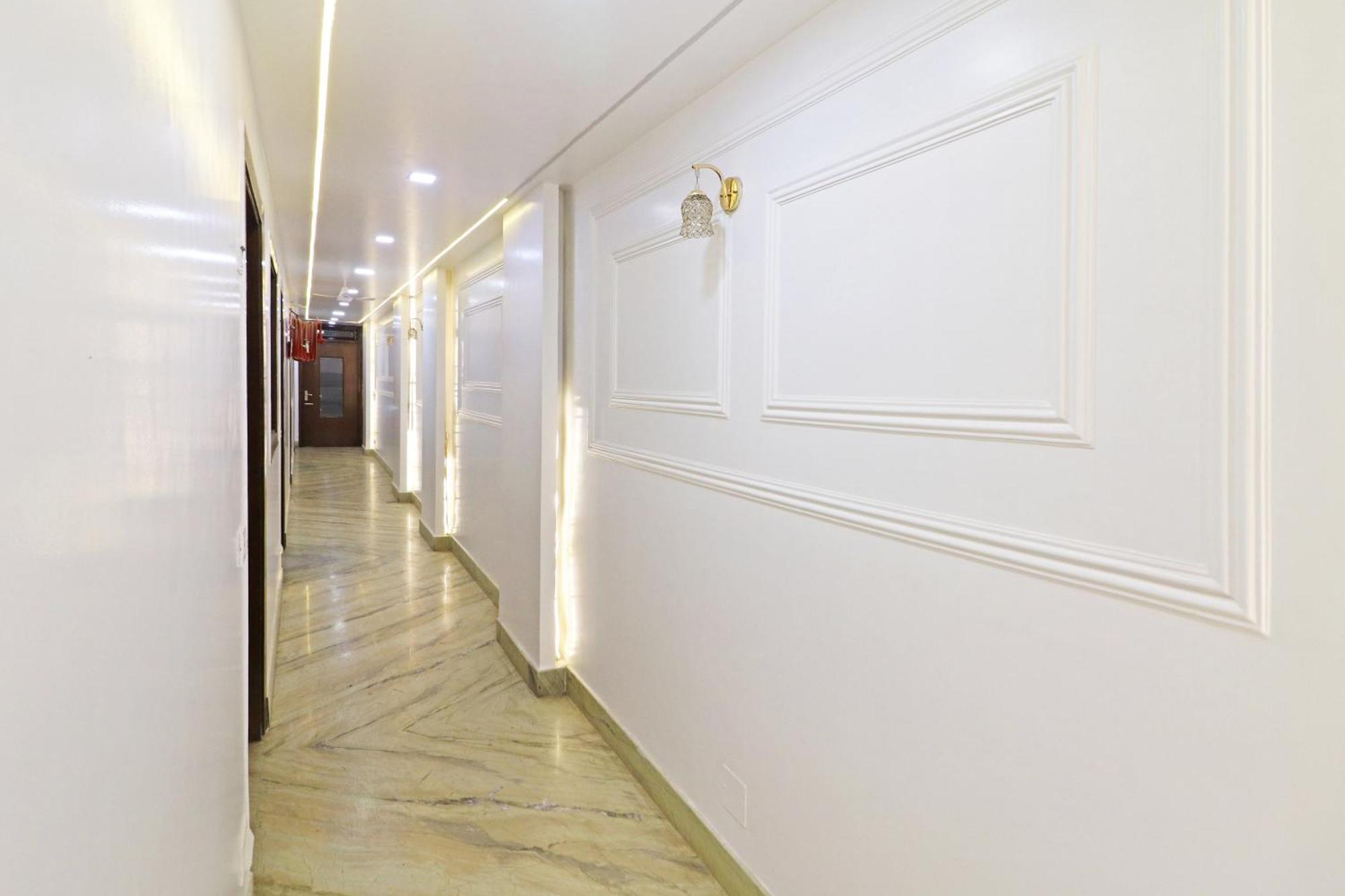 Hotel Samrat Residency 10 Mints Walking Distance Nizamuddin Railway Station New Delhi Exterior foto