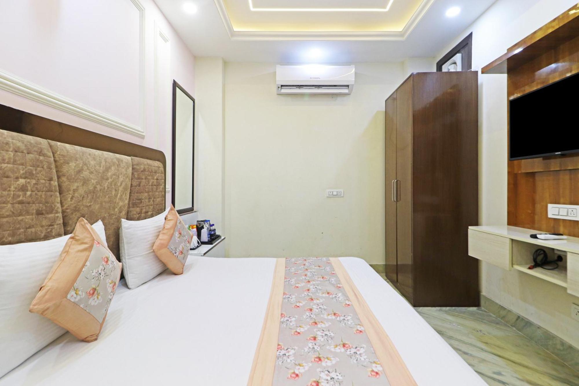 Hotel Samrat Residency 10 Mints Walking Distance Nizamuddin Railway Station New Delhi Exterior foto