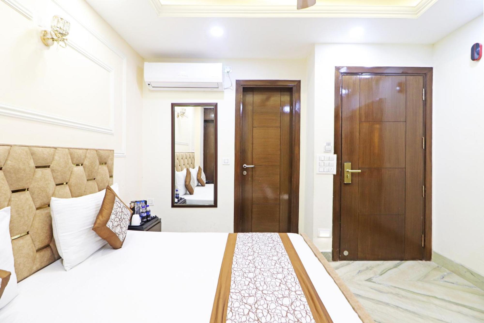 Hotel Samrat Residency 10 Mints Walking Distance Nizamuddin Railway Station New Delhi Exterior foto