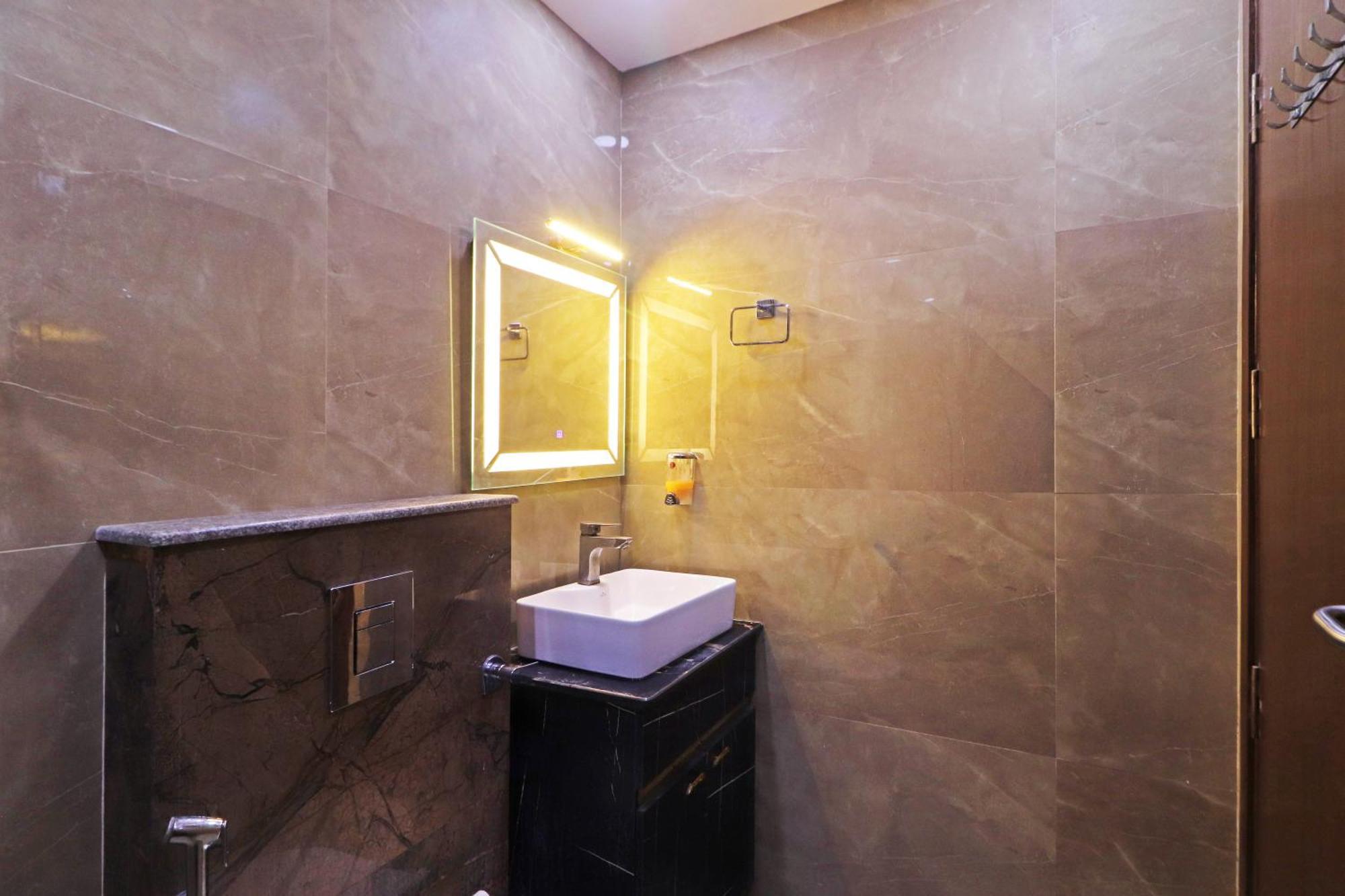 Hotel Samrat Residency 10 Mints Walking Distance Nizamuddin Railway Station New Delhi Exterior foto