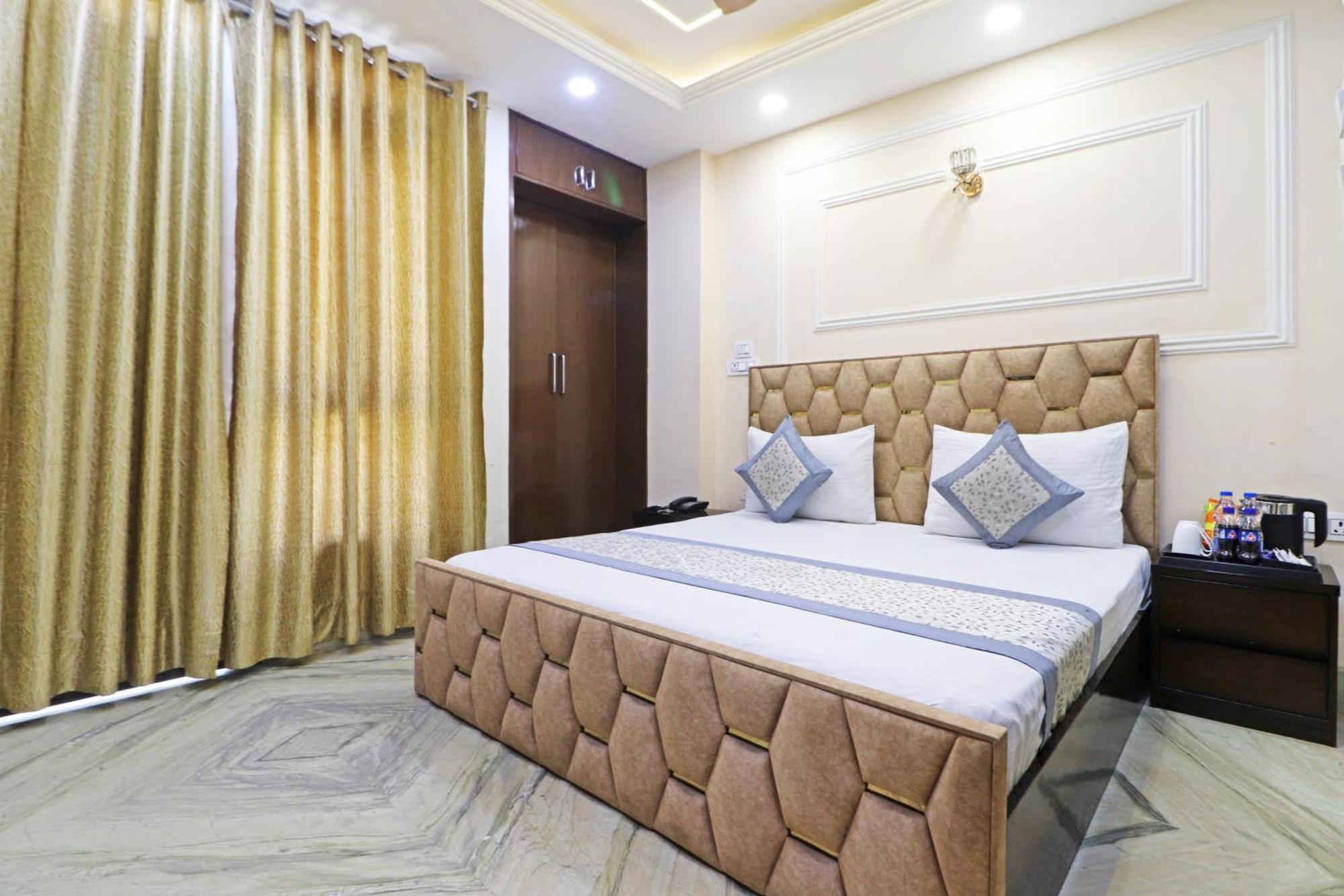 Hotel Samrat Residency 10 Mints Walking Distance Nizamuddin Railway Station New Delhi Exterior foto