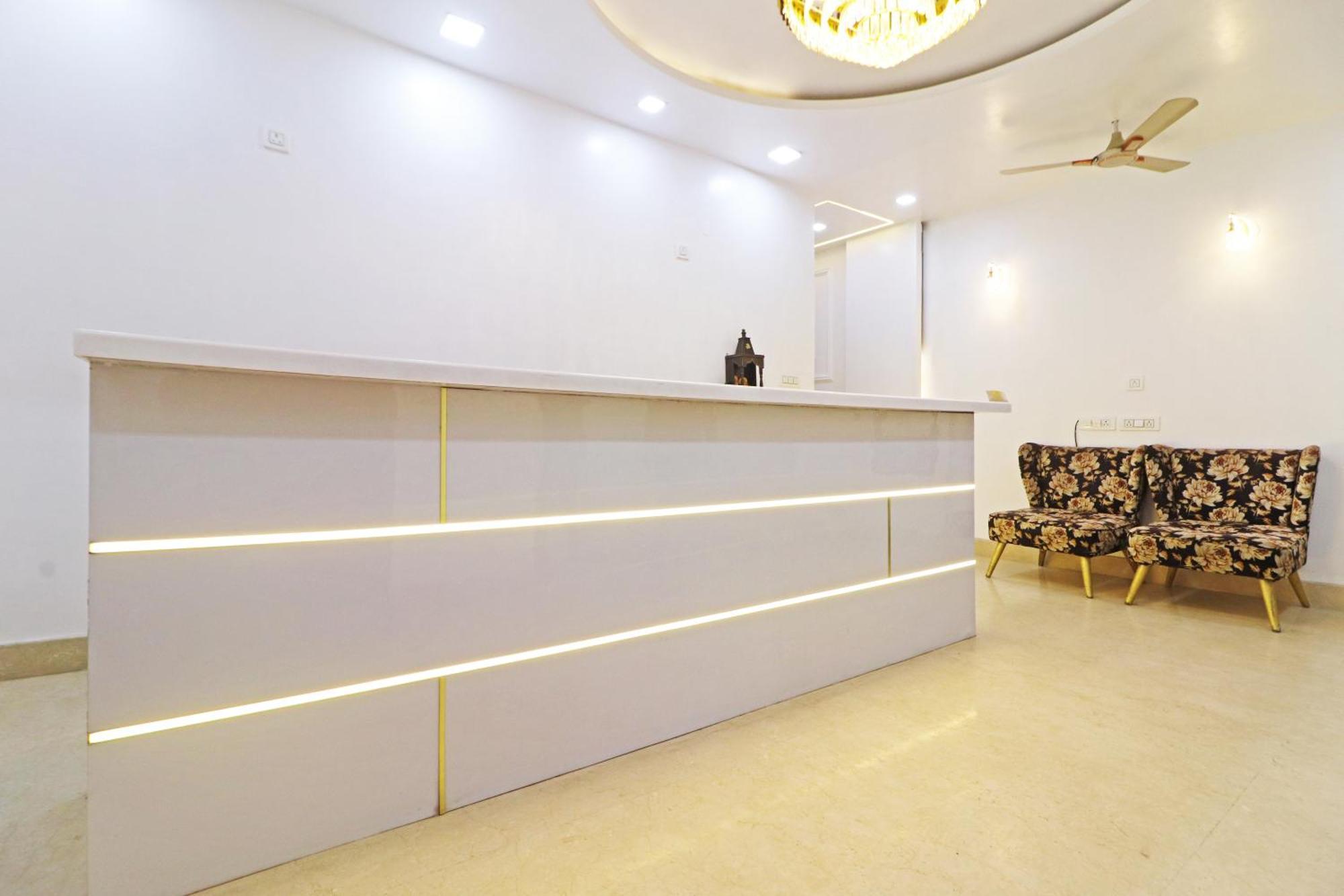 Hotel Samrat Residency 10 Mints Walking Distance Nizamuddin Railway Station New Delhi Exterior foto
