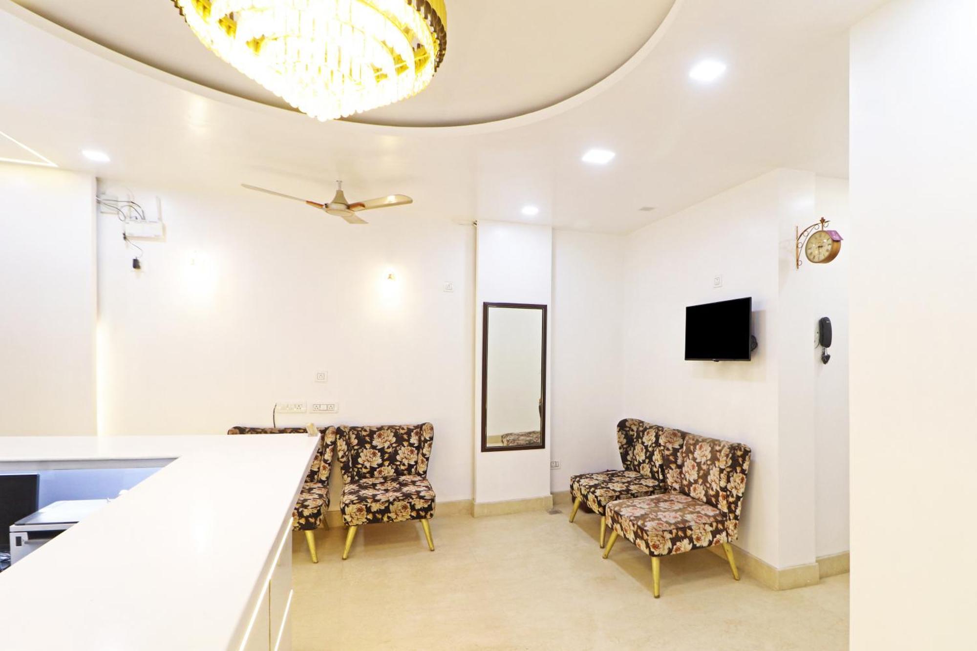 Hotel Samrat Residency 10 Mints Walking Distance Nizamuddin Railway Station New Delhi Exterior foto