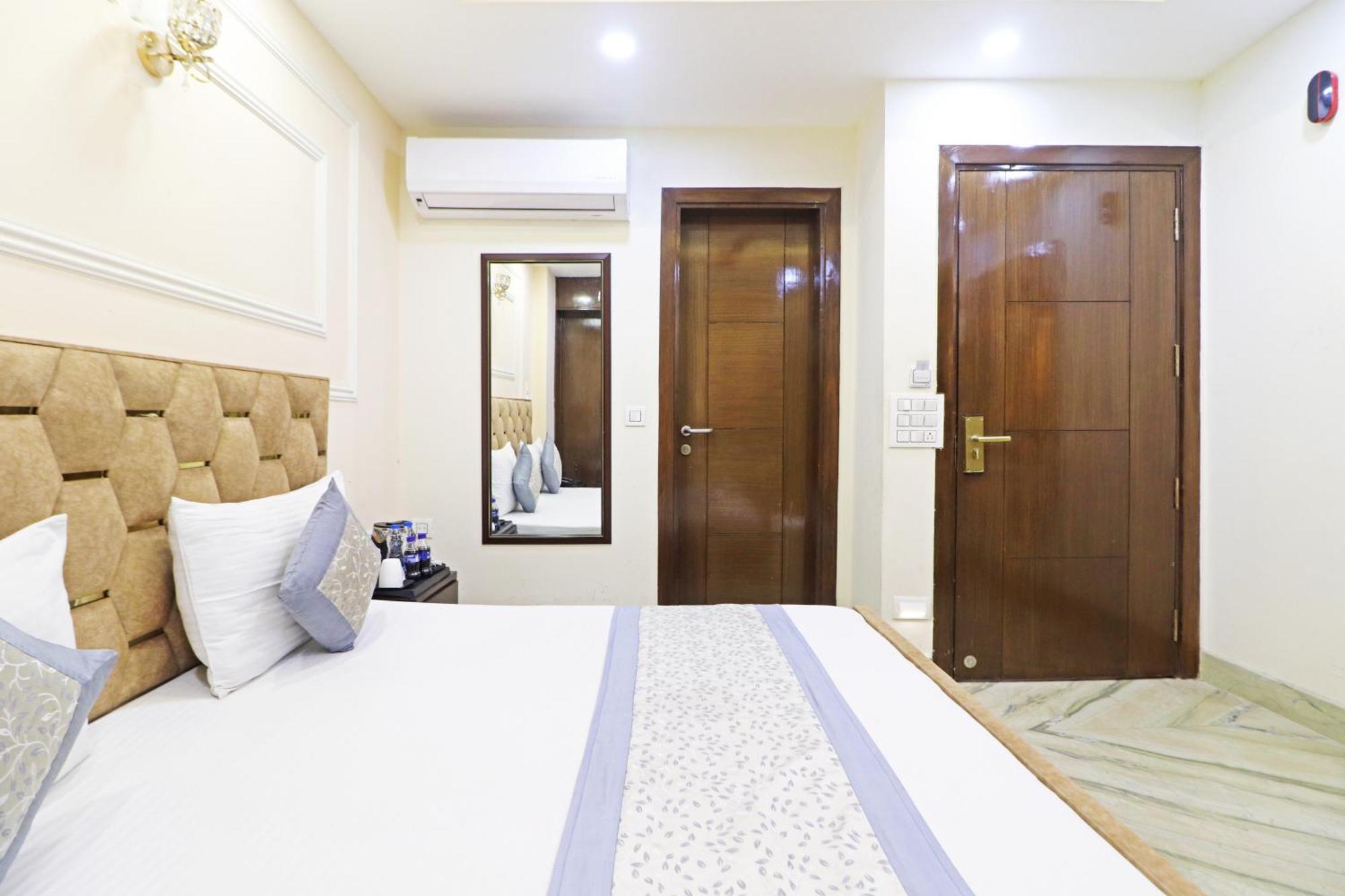 Hotel Samrat Residency 10 Mints Walking Distance Nizamuddin Railway Station New Delhi Exterior foto